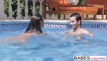 Jiggly Brunette Amateur Fuck